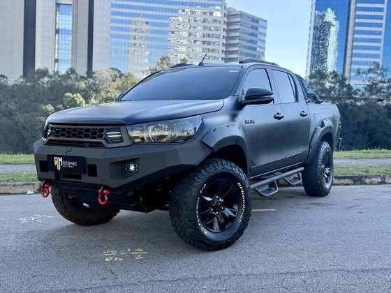 TOYOTA HILUX 2.7 SR 4X2 CD 16V FLEX 4P AUTOMÁTICO TOYOTA HILUX 2.7 SR 4X2 CD 16V FLEX 4P AUTOMÁTICO